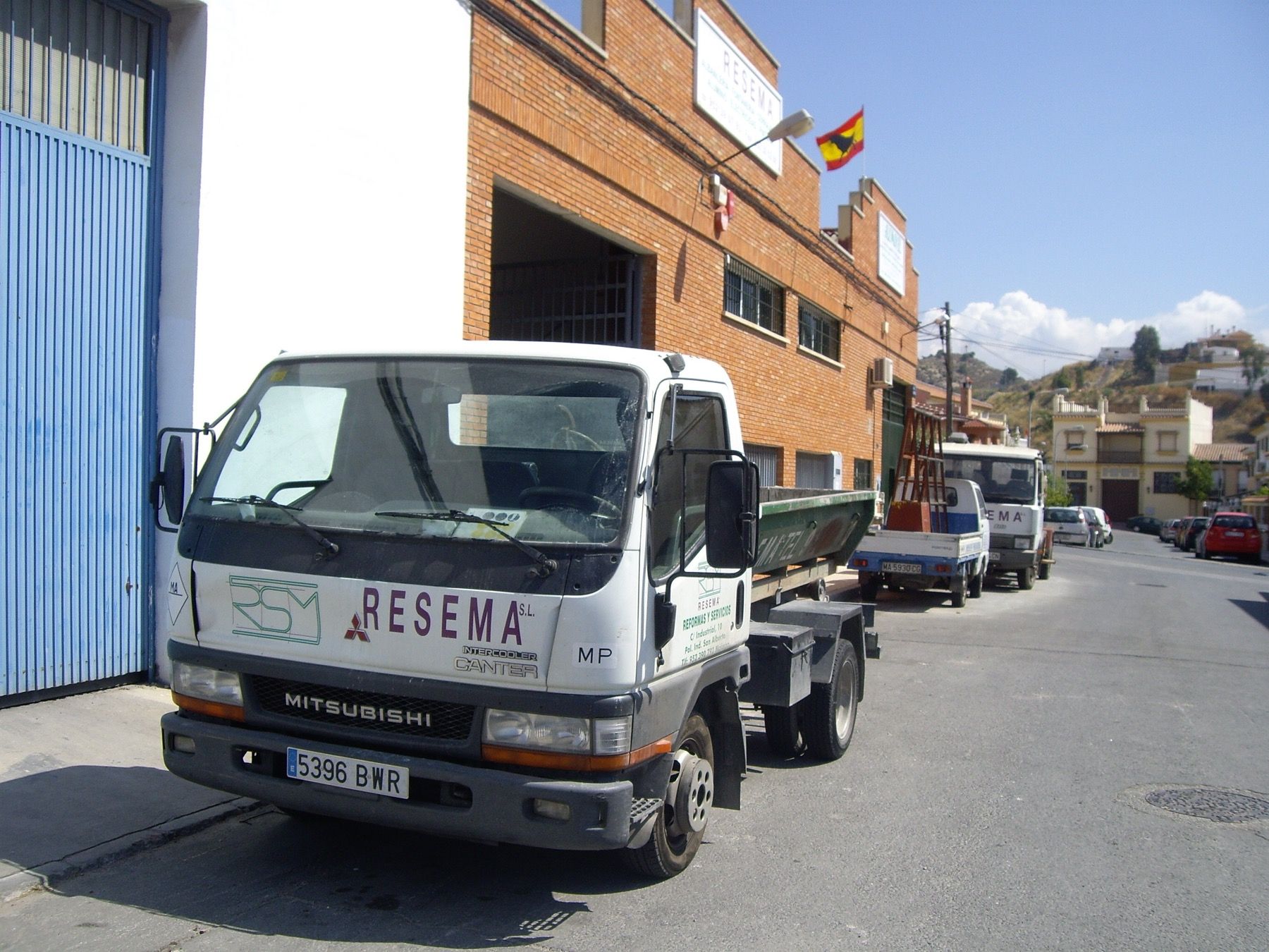 Camión de RESEMA en su nave del Polígono San Alberto, Málaga